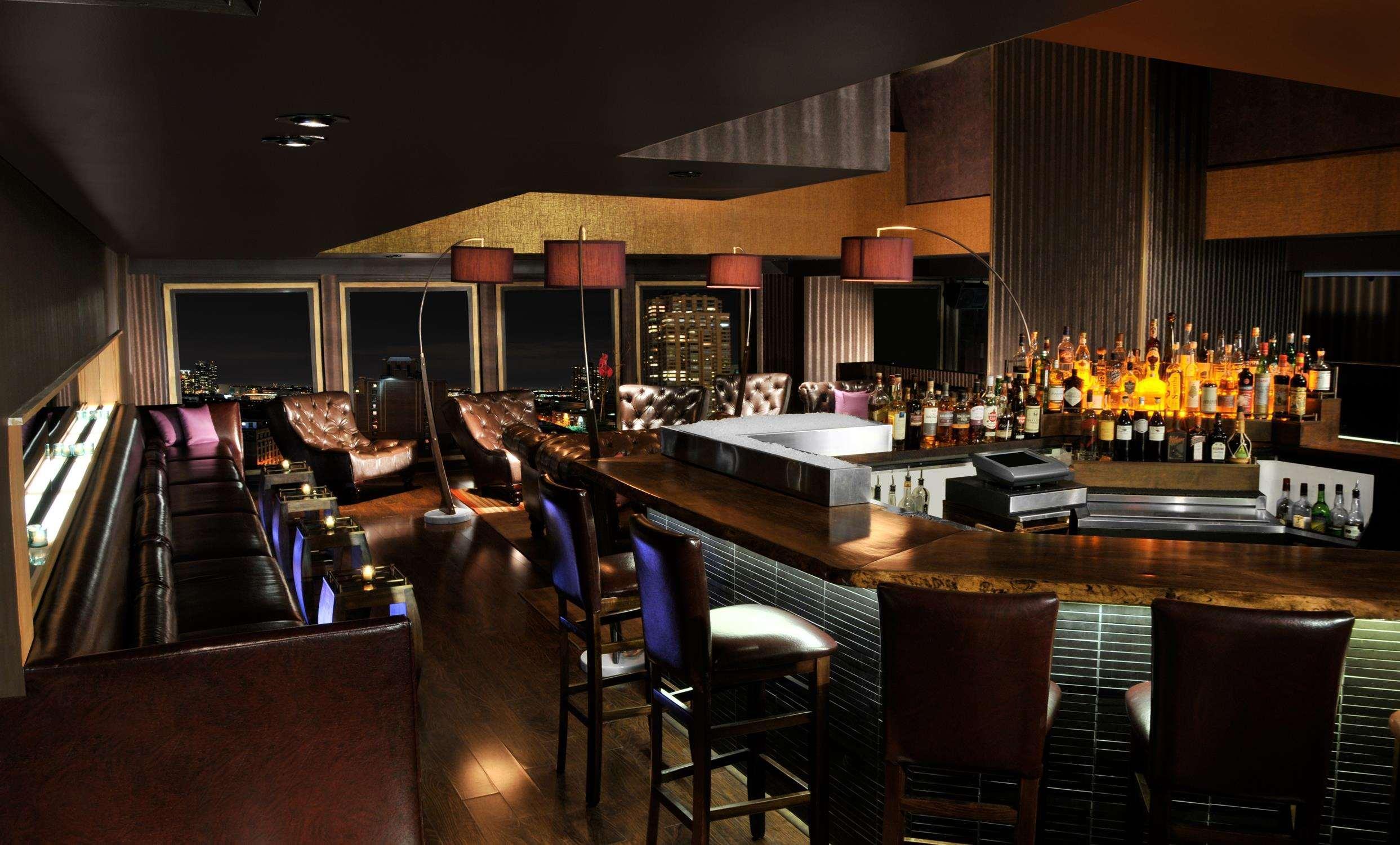 Kimpton Theta New York - Times Square By Ihg Hotel Екстериор снимка The bar at the 360° Lounge