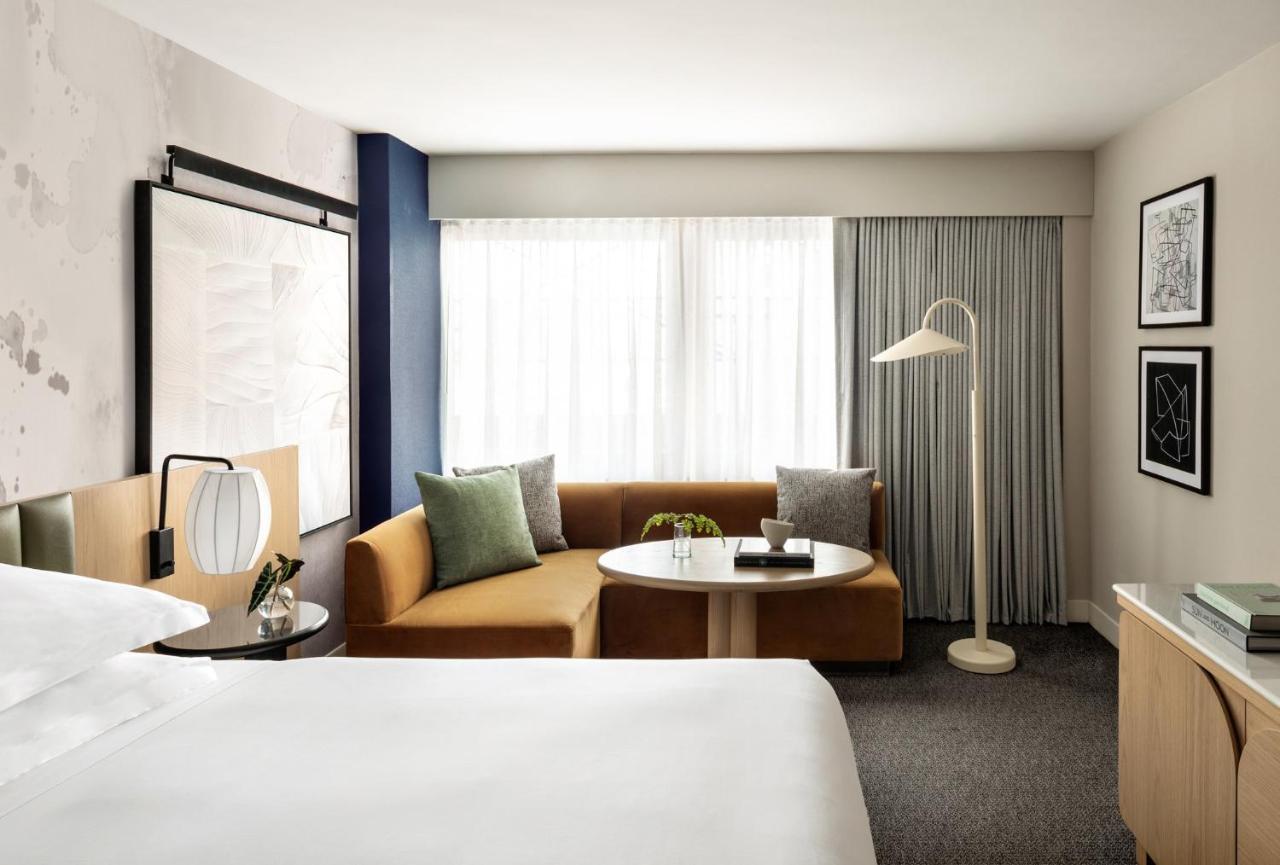 Kimpton Theta New York - Times Square By Ihg Hotel Екстериор снимка A guest room at the West Hollywood hotel