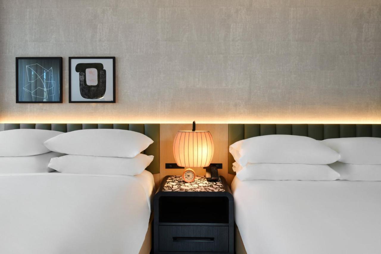 Kimpton Theta New York - Times Square By Ihg Hotel Екстериор снимка A room at the hotel