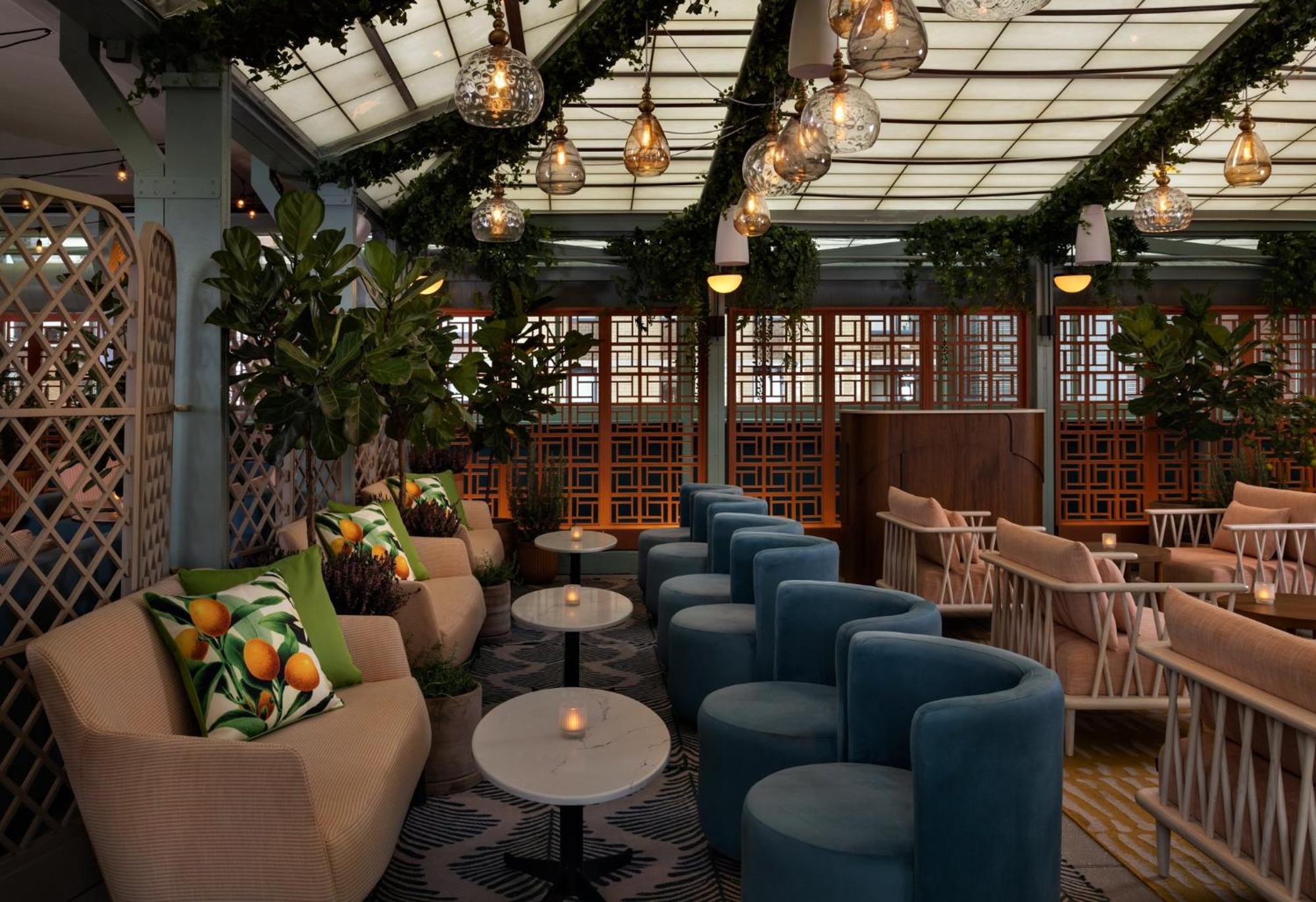 Kimpton Theta New York - Times Square By Ihg Hotel Екстериор снимка The Terrace at The Standard East Village