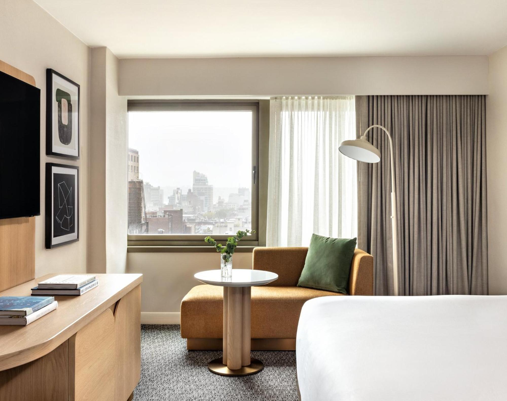 Kimpton Theta New York - Times Square By Ihg Hotel Екстериор снимка A guest room at the Hotel Commonwealth